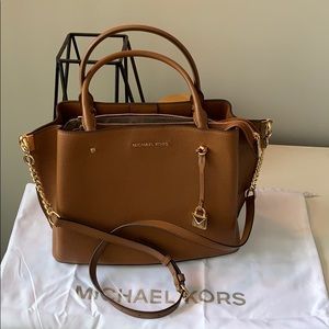 Michael Kors Arielle large pebbled satchel